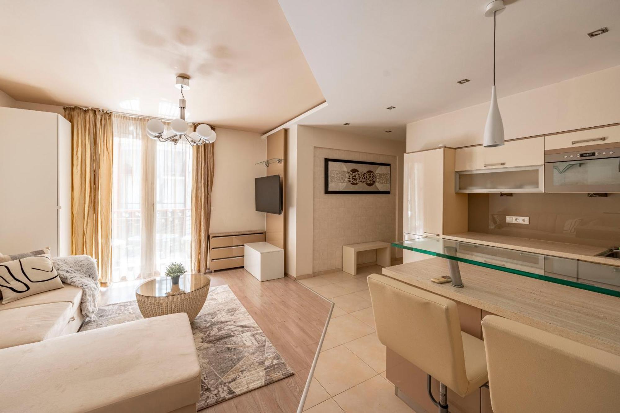 Exclusive Central Suite With Balcony By Prestige Homes Budapest Luaran gambar